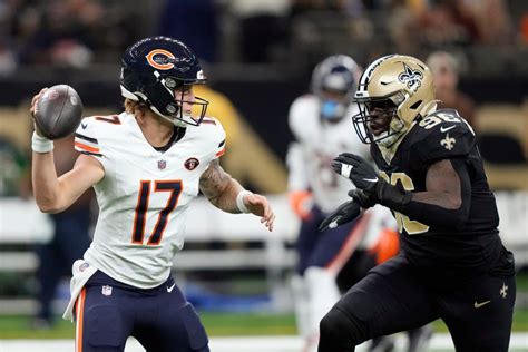 Taysom Hill's TDs receiving and passing, Paulson Adebo's takeaways lift Saints past Bears 24-17